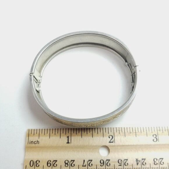 Vintage Floral Pattern Silve Tone HInged Bangle Bracelet, Stacking, Estate - Picture 6 of 8
